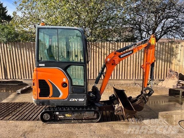 Doosan DX 19 Minikoparki