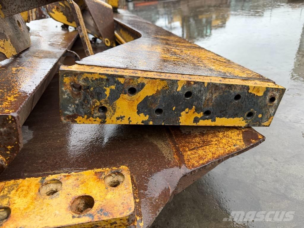 CAT 730 Skrzynie ładunkowe