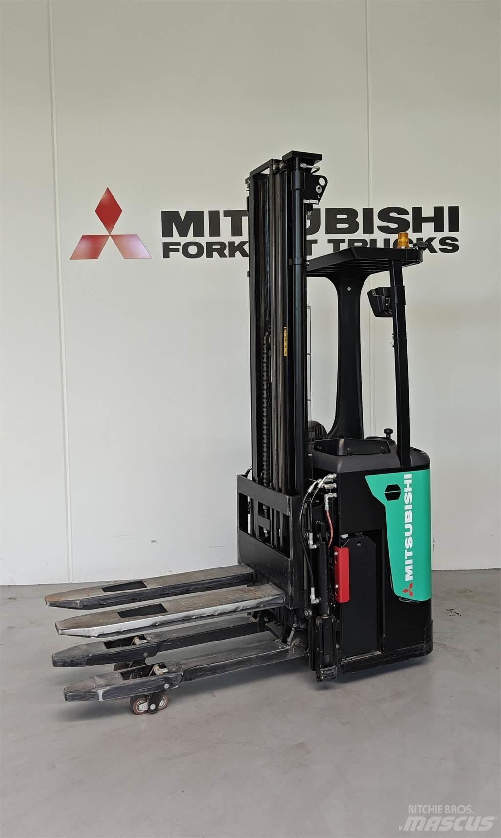 Mitsubishi SBR16NI Wózki widłowe unoszące z platformą dla operatora