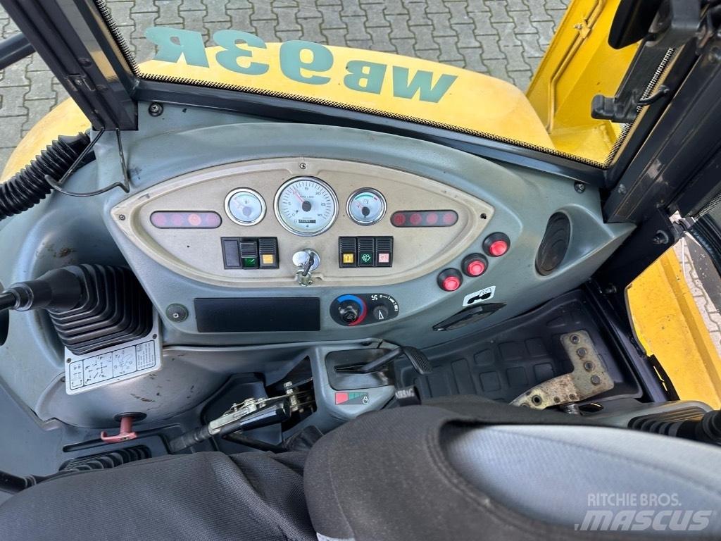 Komatsu WB93R Koparko-ładowarki