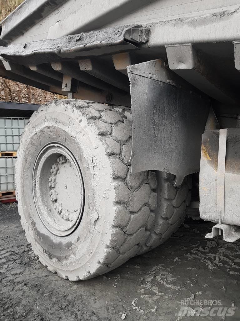 Komatsu HD 465-5 Wozidła sztywnoramowe