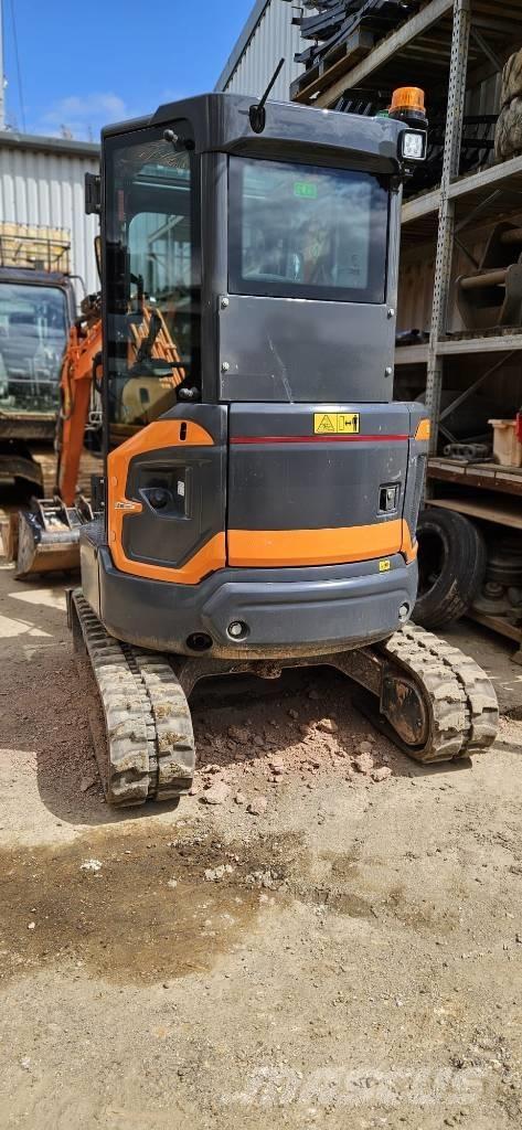 Develon DX 27 Z-7 Minikoparki