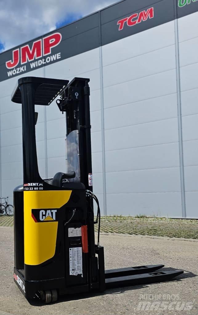 CAT NSR 16 N Wózki widłowe do wąskich korytarzy