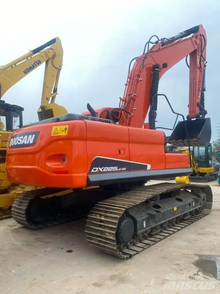 Doosan DX 225 LC Koparki gąsienicowe