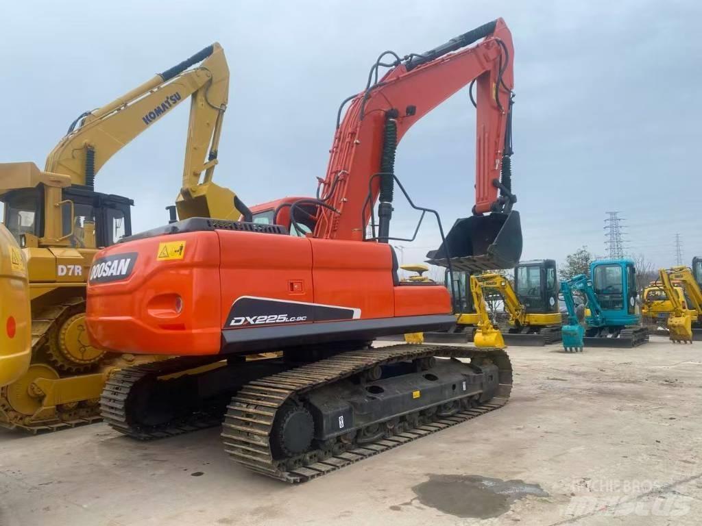 Doosan DX 225 LC Koparki gąsienicowe