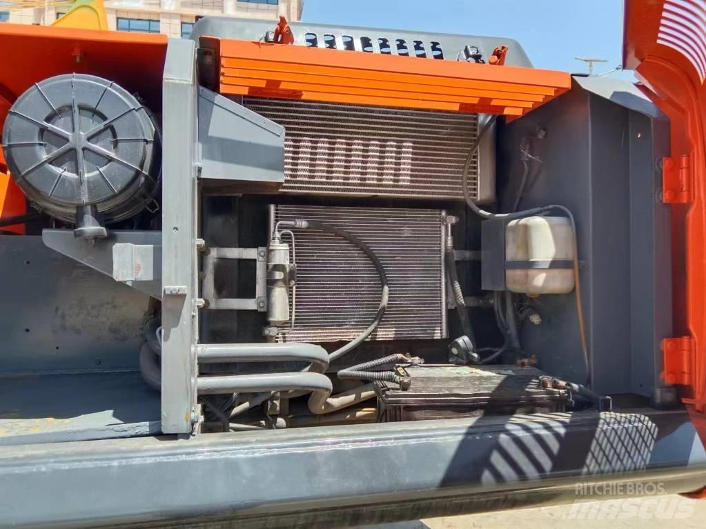 Hitachi ZX 240 Koparki gąsienicowe