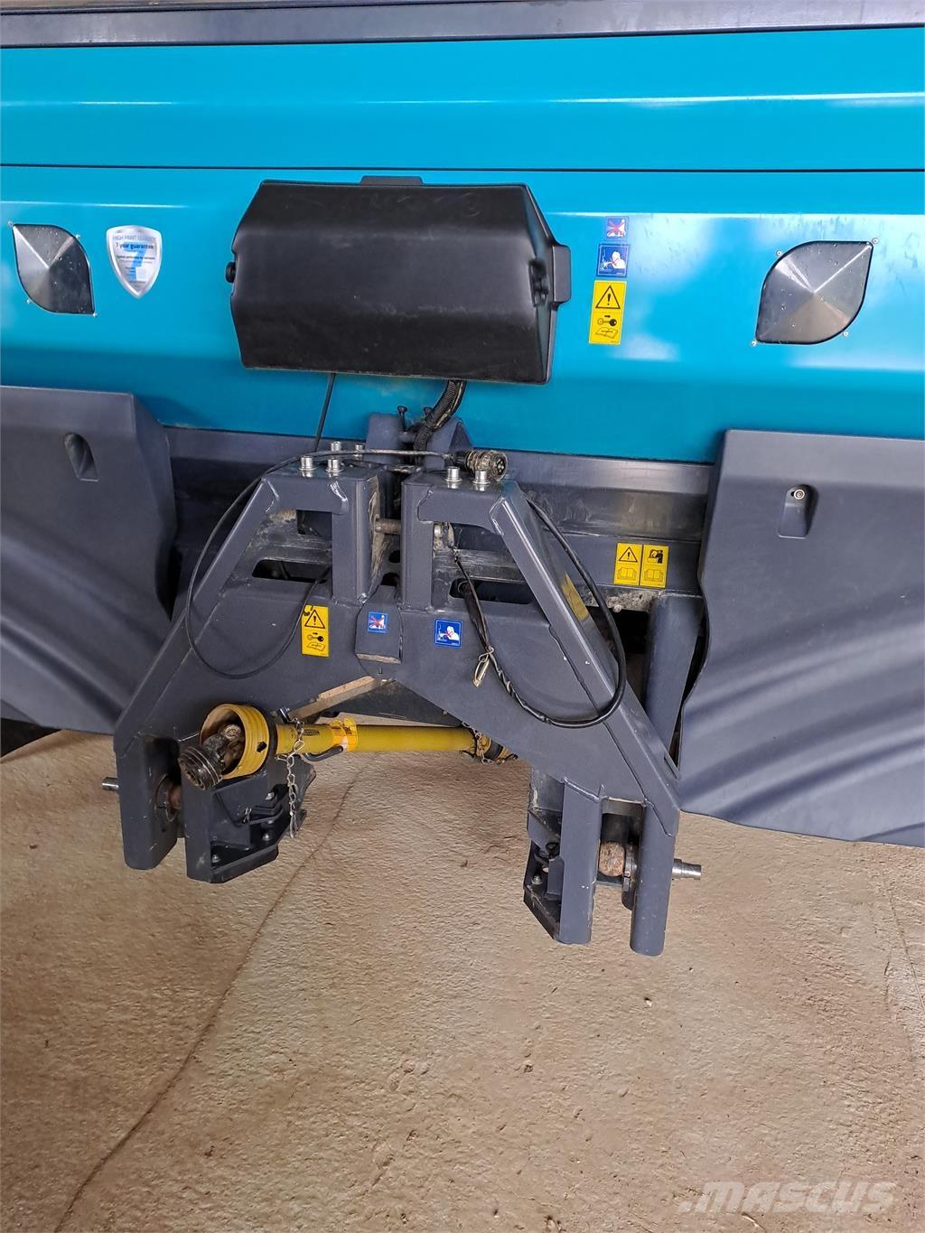 Sulky X50+ Opryskiwacze do nawozów sztucznych