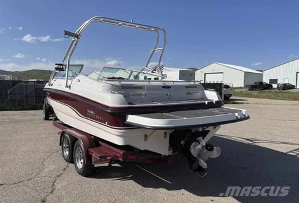  Chaparral 2330 SS Łodzie, pontony i barki budowlane