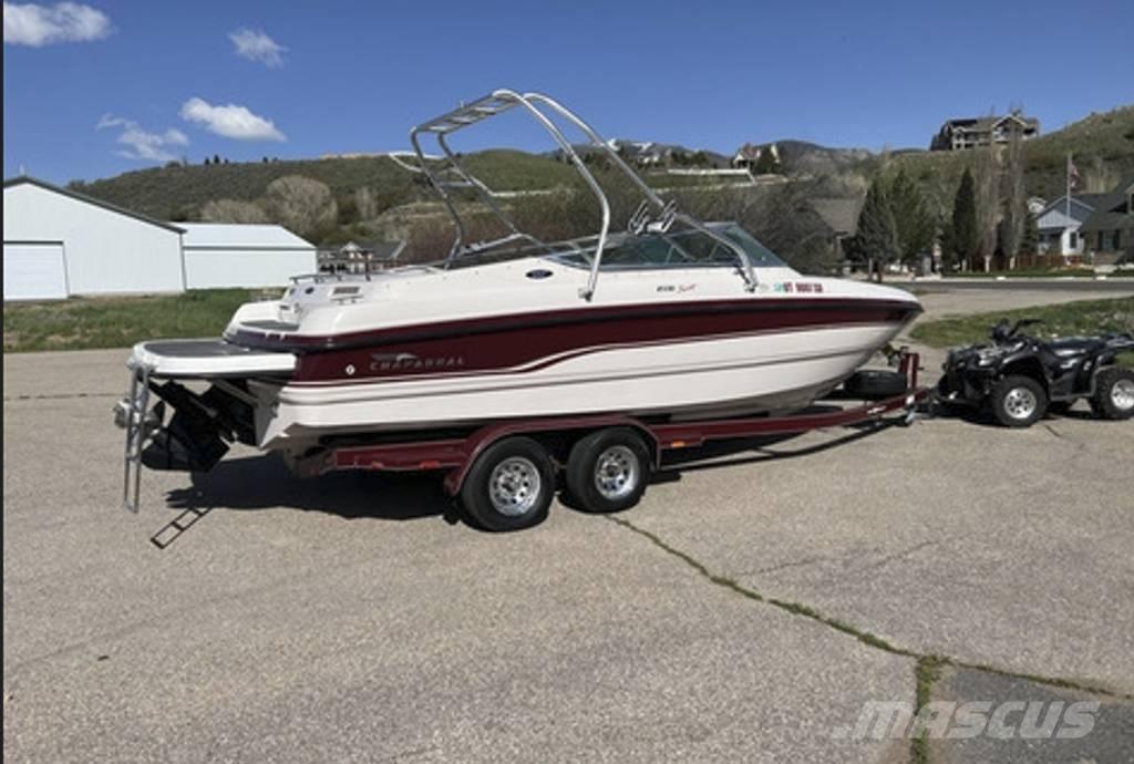  Chaparral 2330 SS Łodzie, pontony i barki budowlane