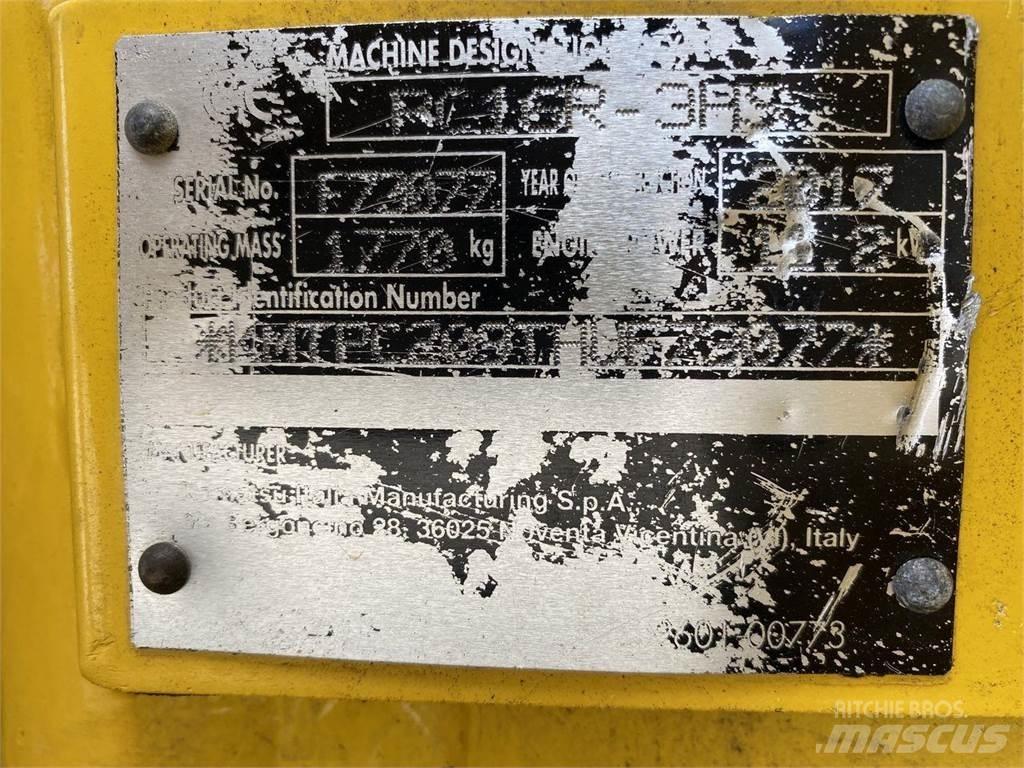 Komatsu PC16R-3HS Koparki kołowe