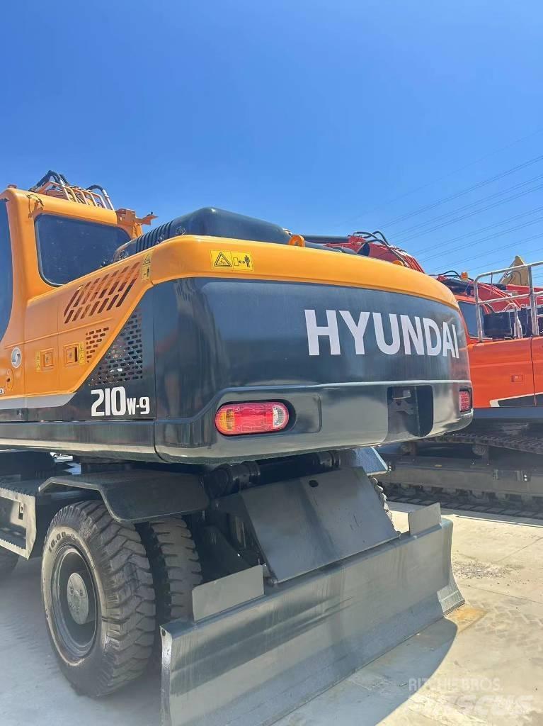 Hyundai R210W-9 Koparki kołowe