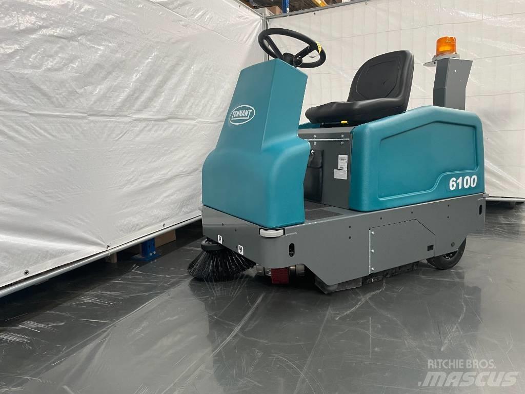 Tennant 6100 Zamiatarki - Zgarniarki - Odśnieżarki