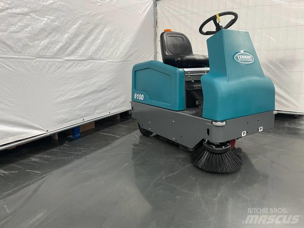 Tennant 6100 Zamiatarki - Zgarniarki - Odśnieżarki