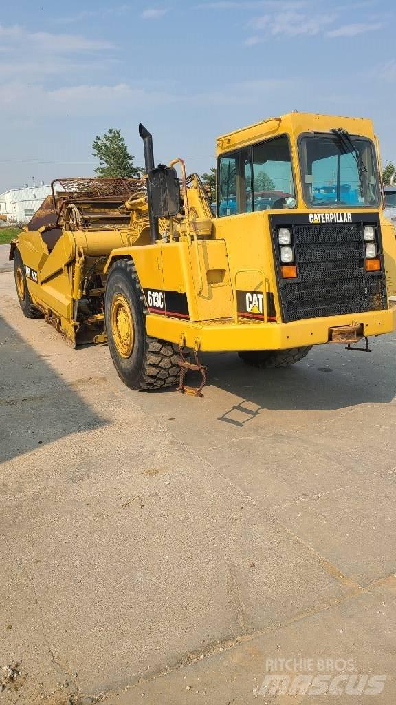 CAT 613 C II Skrobaki