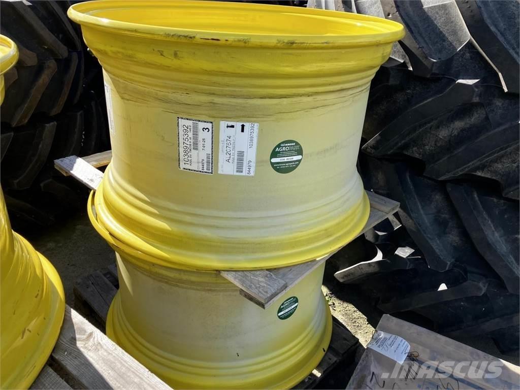 John Deere 23x38 Opony, koła i felgi