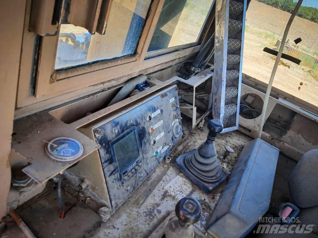 Komatsu D 375-1 Spycharki gąsienicowe