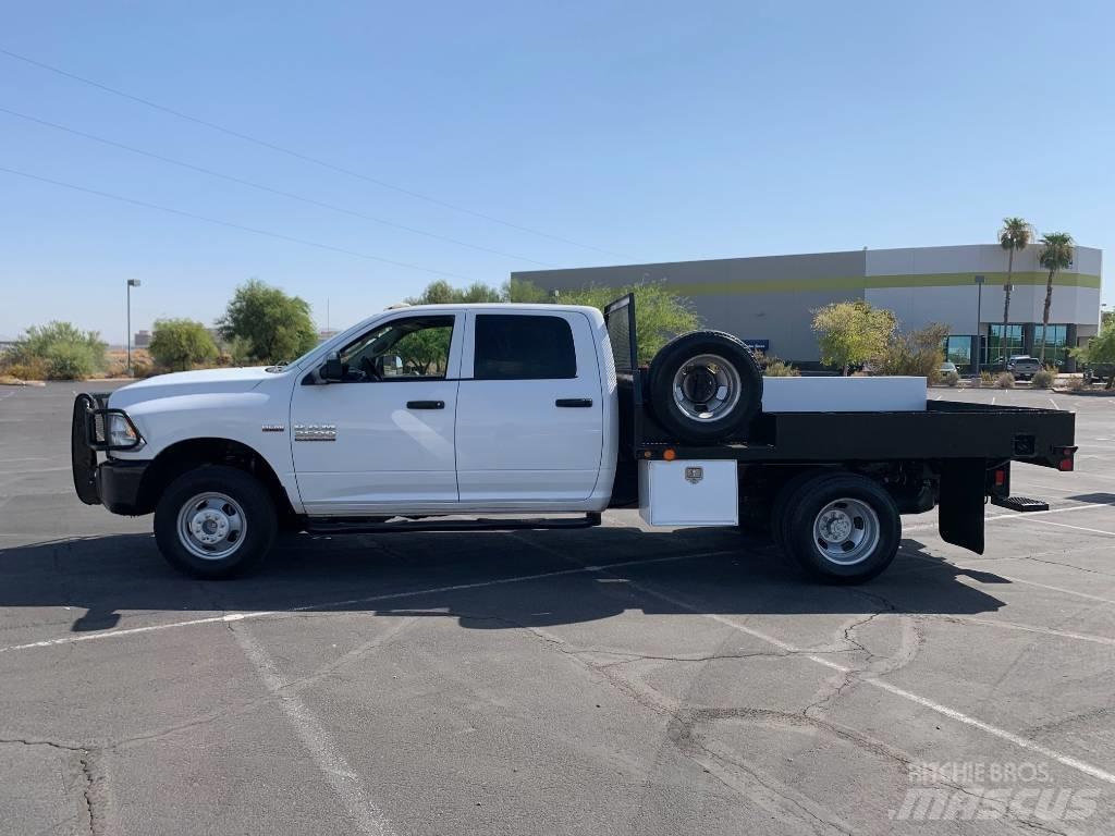 RAM 3500 TRADESMAN Ciężarówki typu Platforma / Skrzynia