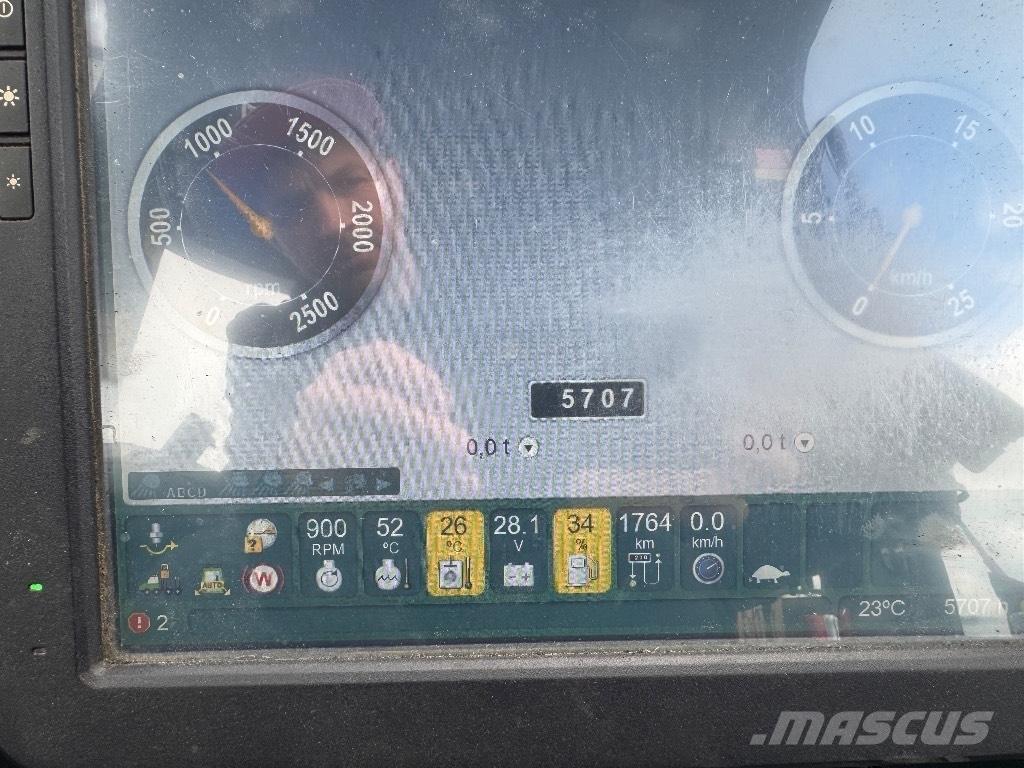 John Deere 810 E Forwardery