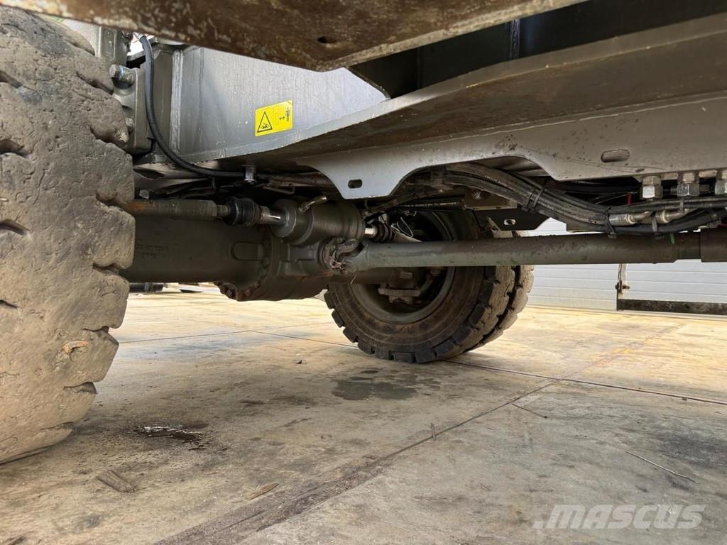 Sennebogen 825M E Koparki przeładunkowe