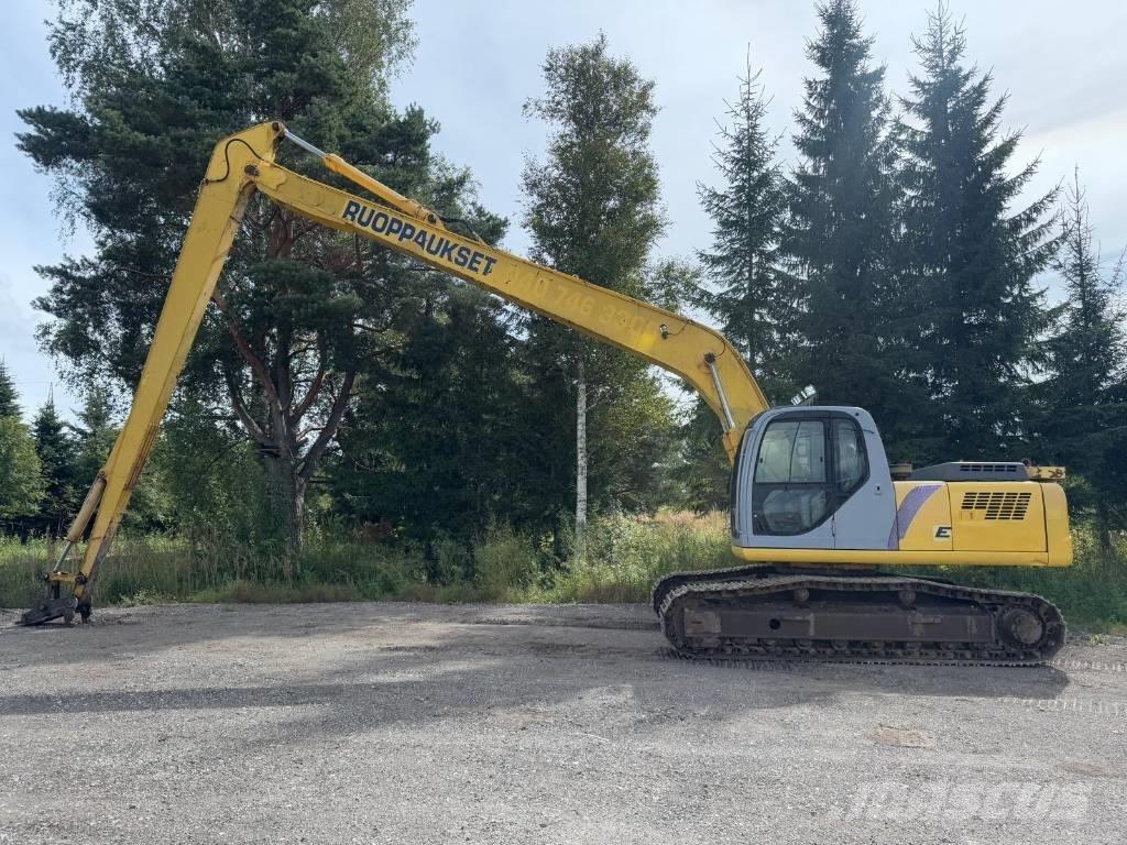 New Holland E 215 Koparki z długim ramieniem