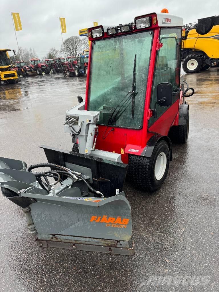 Timan Tool-Trac 245 Maszyny komunalne