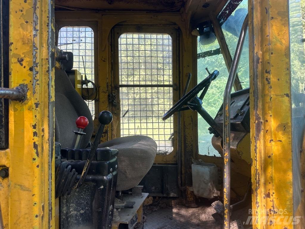 John Deere 540 E Skidery