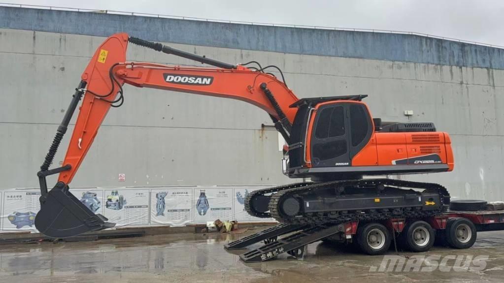 Doosan DX 225 LCA Koparki gąsienicowe