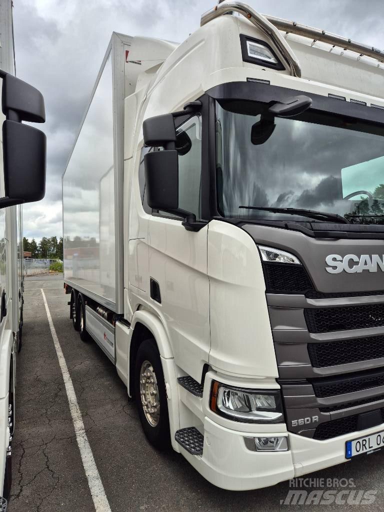 Scania 560R Samochody ciężarowe ze skrzynią zamkniętą