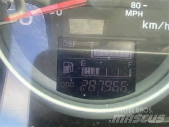 Hino 338 Samochody ciężarowe ze skrzynią zamkniętą