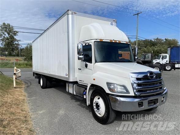 Hino 338 Samochody ciężarowe ze skrzynią zamkniętą