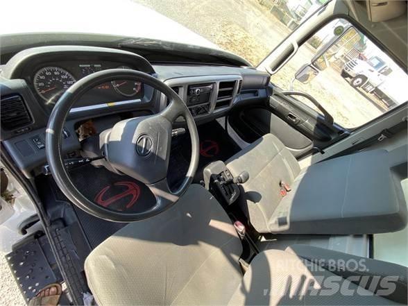Hino 338 Samochody ciężarowe ze skrzynią zamkniętą