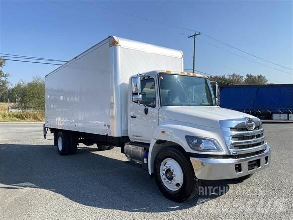 Hino 338 Samochody ciężarowe ze skrzynią zamkniętą