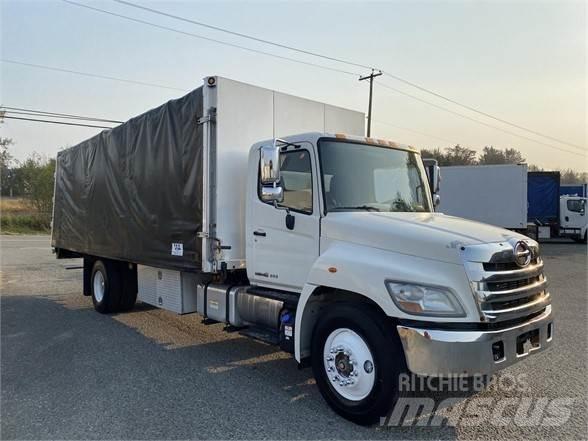 Hino 338 Ciężarówki firanki