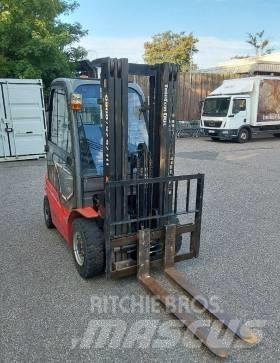 Manitou MI 25 Wózki Diesla