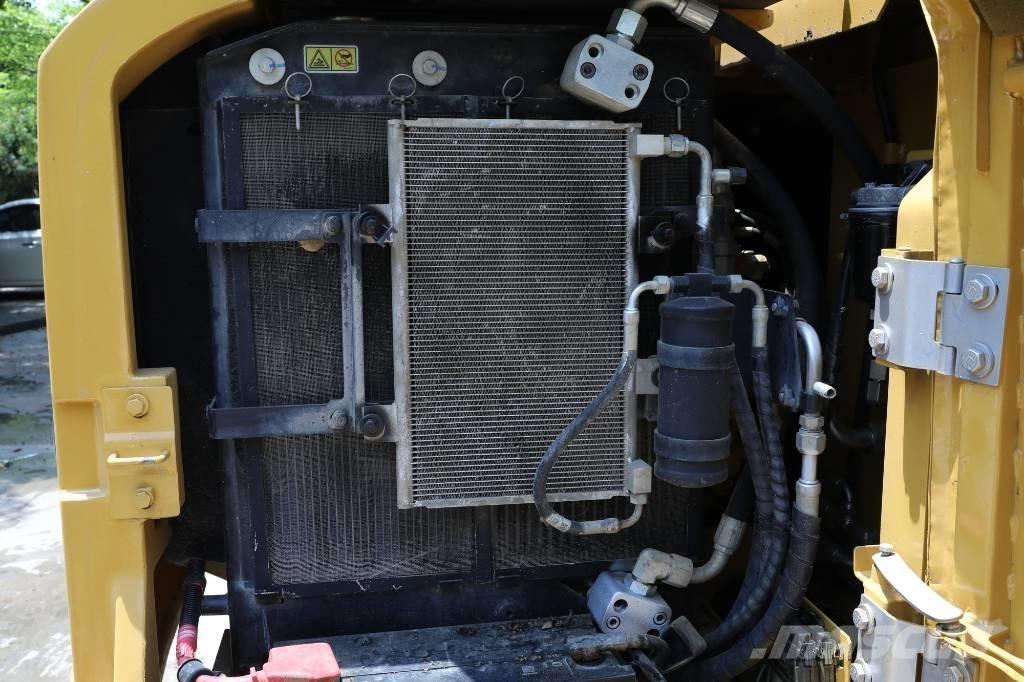 CAT 305.5E2 Minikoparki