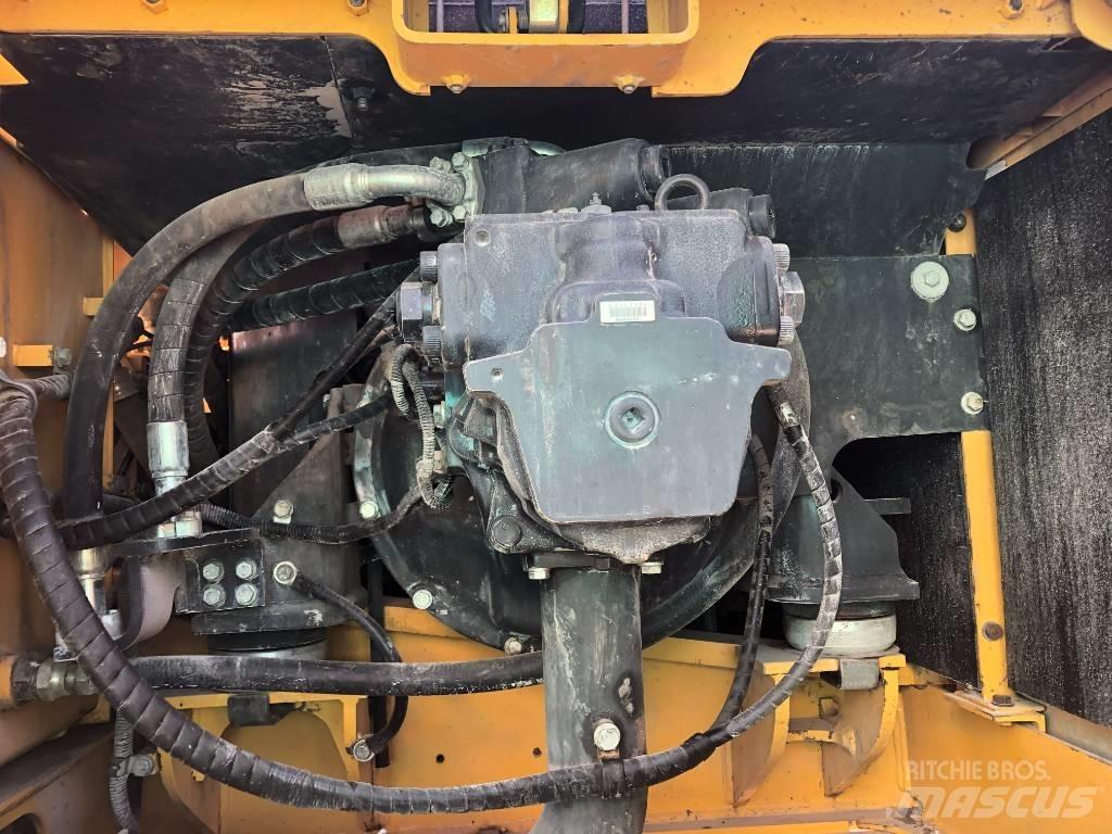 Komatsu 350 Koparki gąsienicowe