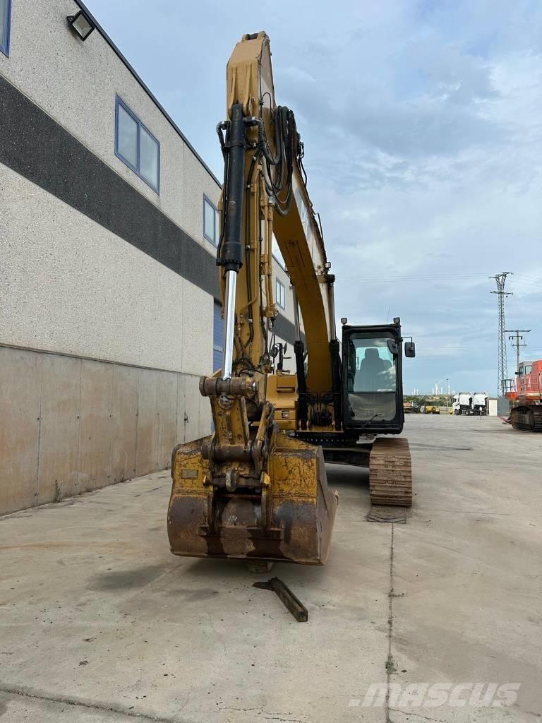 CAT 323 D LN Koparki gąsienicowe