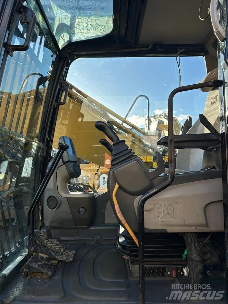 CAT 324 D L Koparki gąsienicowe