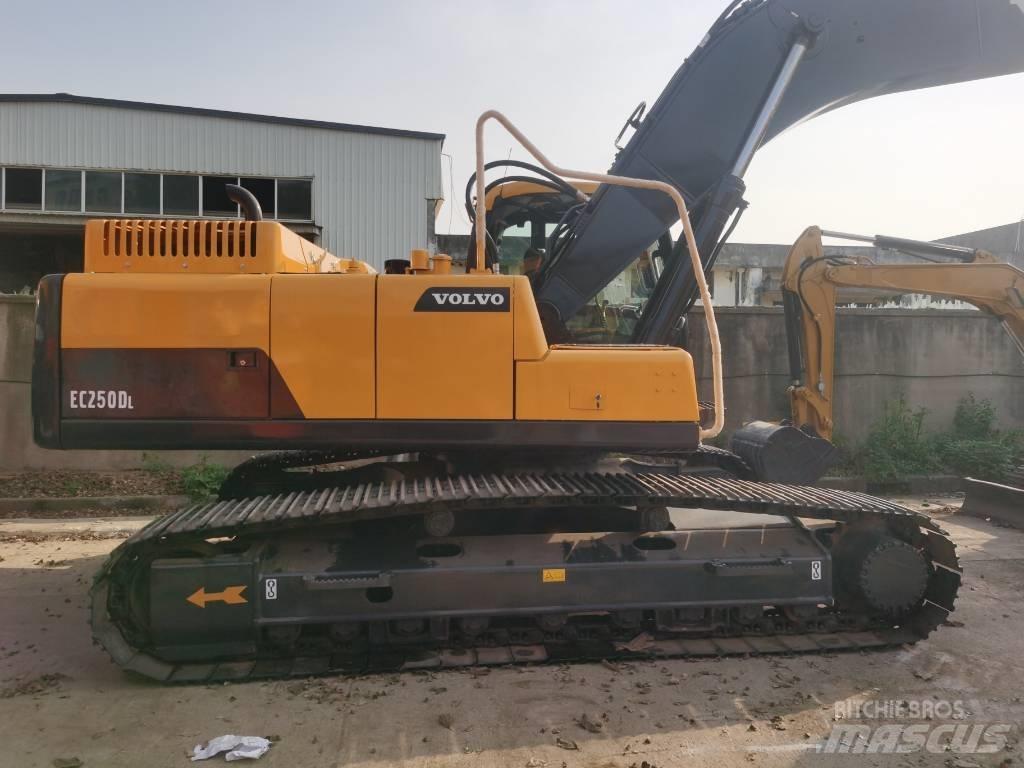 Volvo EC 250 D L Koparki gąsienicowe