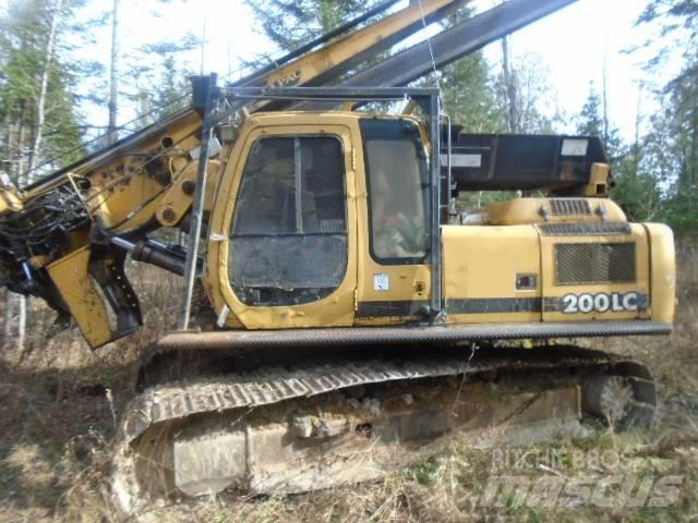 John Deere 200 LC Maszyny do okrzesywania gałęzi