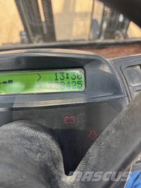Yale GDP 35 VX Wózki Diesla