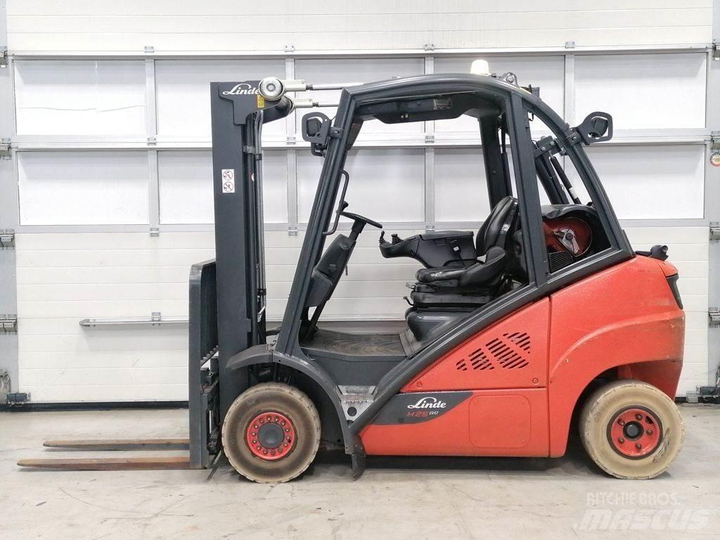 Linde H25T-02 Wózki LPG