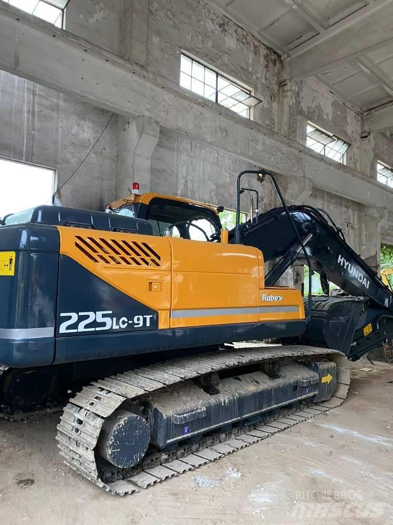 Hyundai 225LC-9 Koparki gąsienicowe