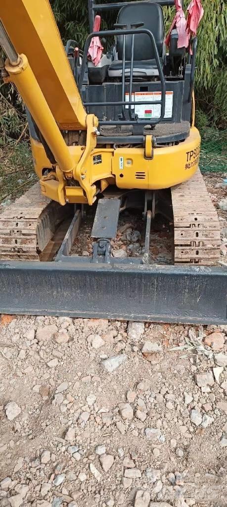 Komatsu PC35 Minikoparki