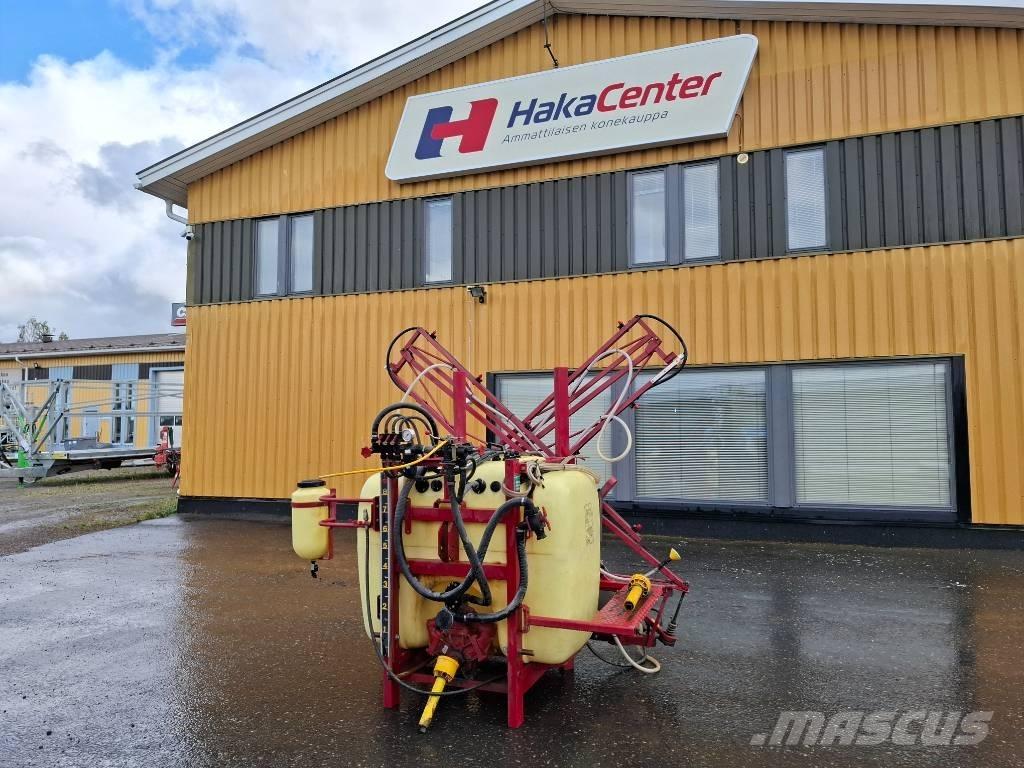 Hardi 800/12 Zamontowane opryskiwacze