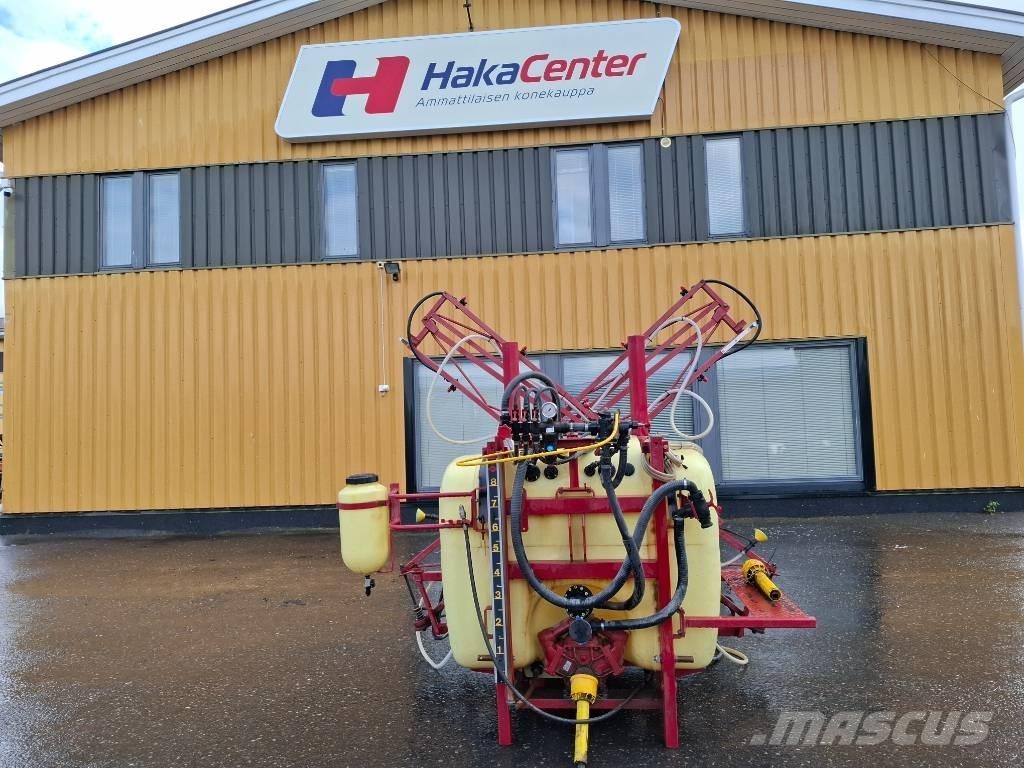 Hardi 800/12 Zamontowane opryskiwacze