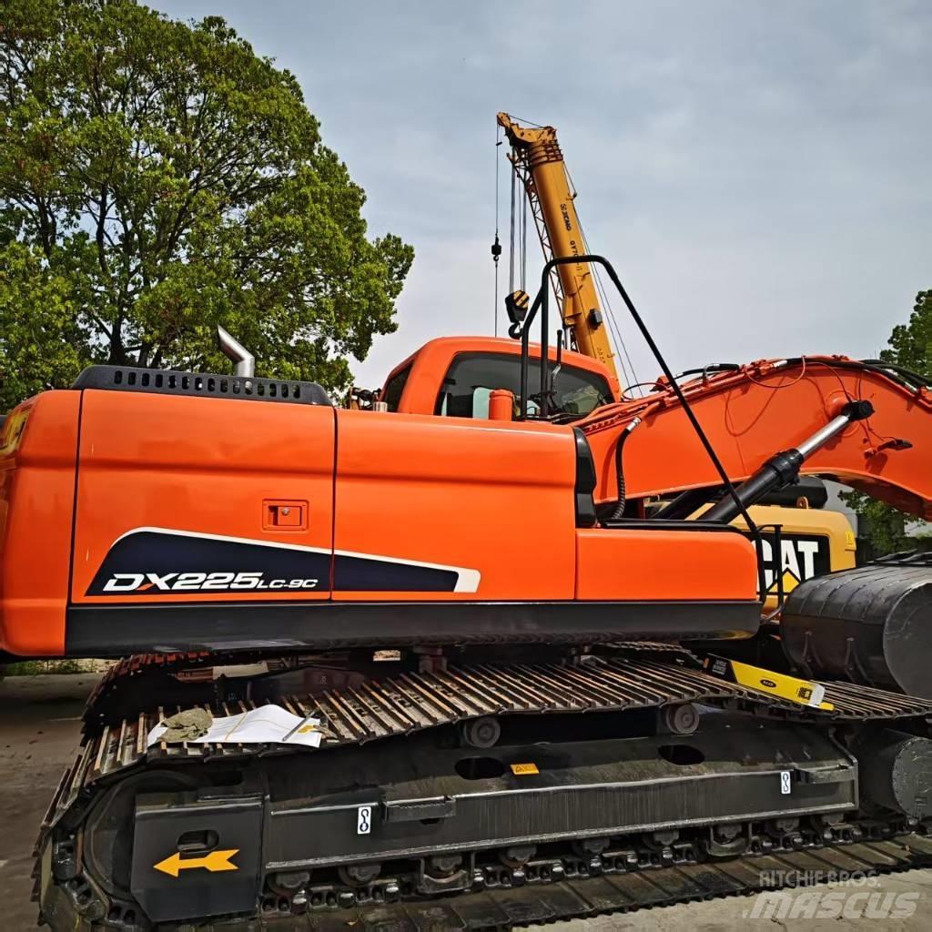 Doosan 225 LC Koparki gąsienicowe