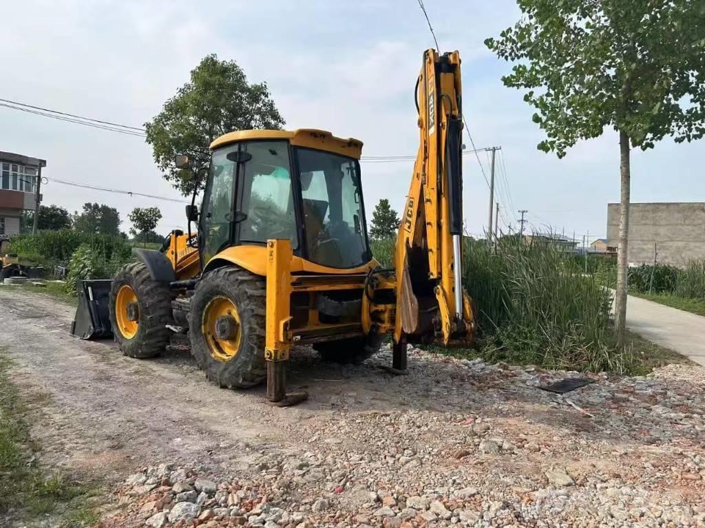 JCB 4CX Koparko-ładowarki