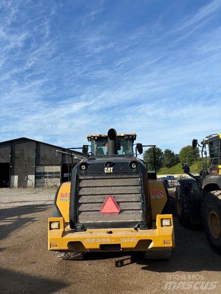 CAT 966m Ładowarki kołowe