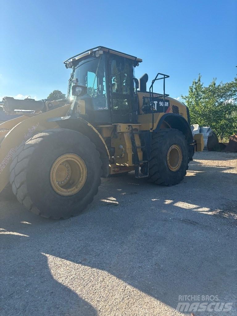 CAT 966m Ładowarki kołowe